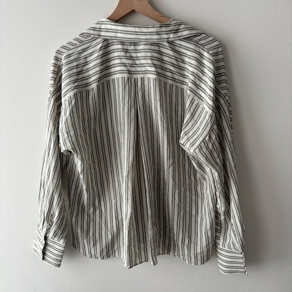 Club Monaco SIGNATURE SILK DOLMAN BUTTON-UP SHIRT IN WHITE PRINTED MULTI Sz L - Picture 5 of 8